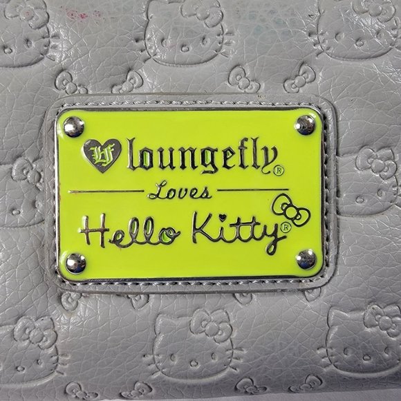 Loungefly Loves Hello Kitty Gray Green Womens Wallet Travel Cute Zipper - Picture 4 of 9
